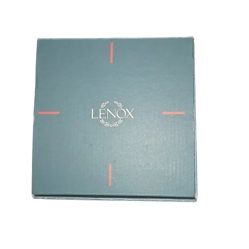 Lenox Meridian White & Gold Vase | Elegant Design | Like New - Picture 5 of 6